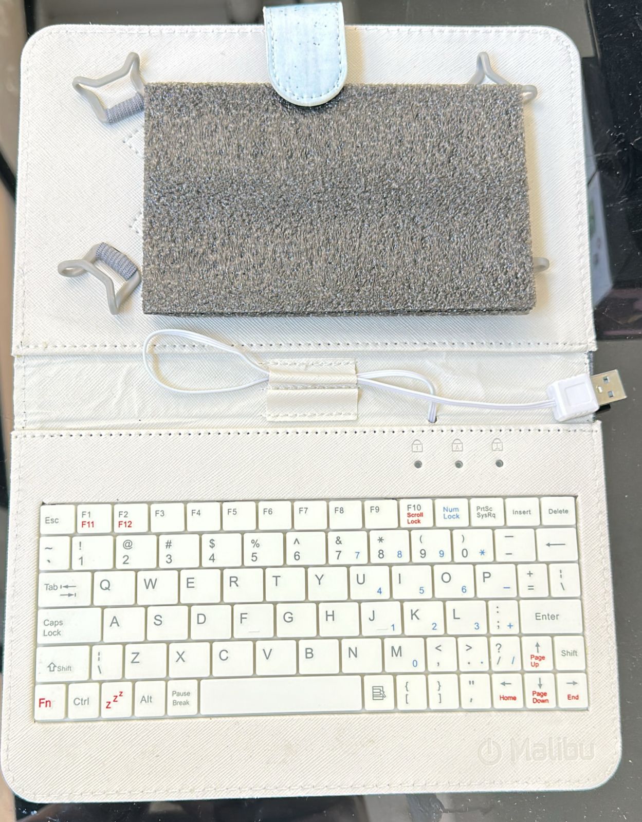 FUNDA RÍGIDA MALIBU PARA TABLET 7" CON TECLADO - Imagen 2